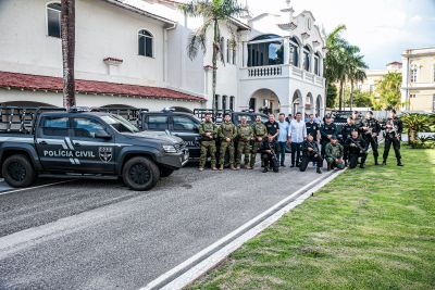 galeria: Governador Helder Barbalho com viaturas blindadas da Polícia Civil