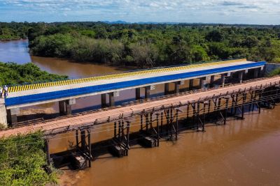 notícia: Governo do Estado avança com obras em 25 pontes no município de Redenção