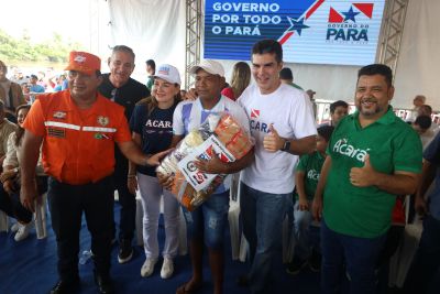 notícia: Governo do Pará entrega cestas de ajuda humanitária no Acará neste domingo (26)