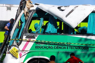 notícia: Polícia Científica pericia ônibus do IFPA envolvido em acidente com estudantes
