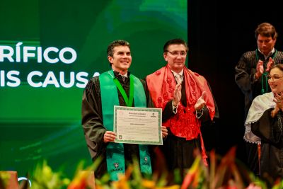 notícia: Governador Helder Barbalho recebe o título de 'Doutor Honoris Causa' de Universidade