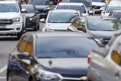 notícia: Veículos com final de placas 76 a 96 têm descontos no IPVA até hoje, 8 de junho