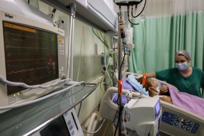 notícia: Hospital de Clínicas usa Inteligência Artificial para reduzir lesão por pressão na UTI Coronariana