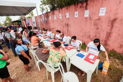 notícia: Estado beneficia mais de 480 famílias de Moju com títulos definitivos de Terra