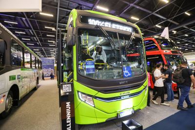 galeria: Governador Helder Visita Feira e Ônibus Elétrico do BRT