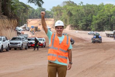 galeria: Governador Helder Barbalho vistoria obras da Avenida Liberdade em Marituba