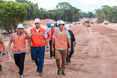 notícia: Governador Helder Barbalho vistoria avanço das obras da Avenida Liberdade