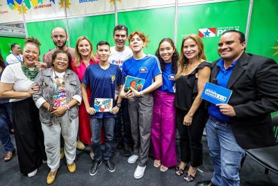 notícia: Em visita à Feira do Livro e das Multivozes, governador enaltece pluralidade cultural