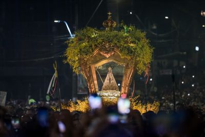 notícia: Trasladação leva mais de 1,5 milhão de fiéis às ruas de Belém no Círio 2024