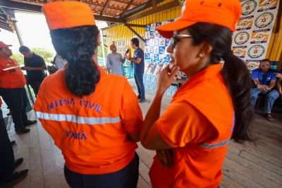 galeria: Entrega de cestas básicas e água potável para população atingida pela seca e estiagem Comunidade de Arapemã