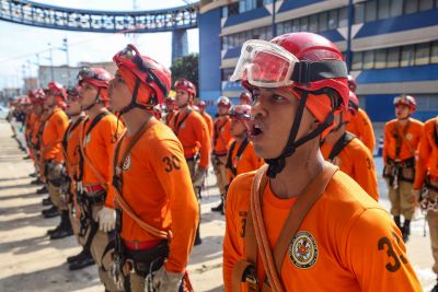 notícia: Governo do Estado promove formatura de mais de 100 militares do Corpo de Bombeiros