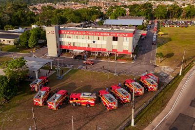 notícia: Estado homenageia 142 anos do Corpo de Bombeiros com entrega de novas viaturas e condecorações