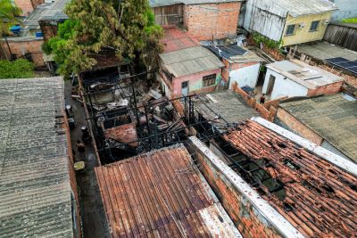 notícia: Em Belém, 20 famílias que perderam suas casa em incêndios, devem receber auxílio habitacional do Governo do Pará