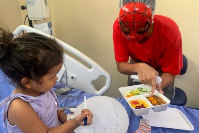 notícia: Apresentação lúdica de alimentos auxilia na recuperação de crianças no Hospital Abelardo do Santos