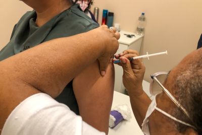 notícia: Estado realiza Dia D de vacinação contra a gripe