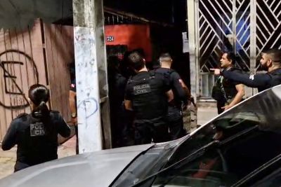 notícia: Jovem é presa após fingir ser cliente e assaltar motorista de aplicativo em Belém