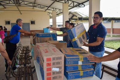 notícia: Sectet entrega computadores e equipamentos à Escola Técnica de Curuçá