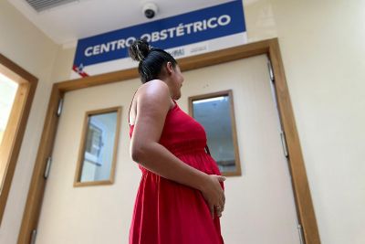 notícia: Hospital Abelardo Santos alerta para os riscos emocionais e sociais da gravidez na adolescência