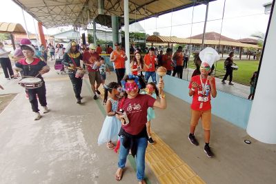 notícia: 'Bloquinho Inclusivo da Reabilitação' encerra programação carnavalesca no CIIR