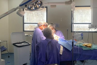 notícia: Hospital Abelardo Santos é referência em cirurgia pediátrica na Grande Belém   