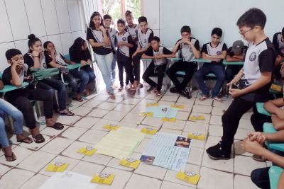 notícia: Projeto incentiva a leitura entre estudantes da rede pública estadual na ilha de Mosqueiro, em Belém