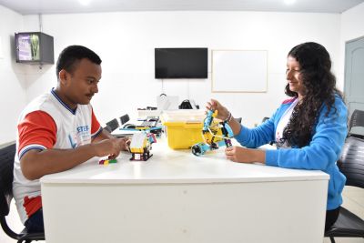 notícia: Laboratório Maker promove desenvolvimento e habilidade de alunos da Eetepa de Cametá 