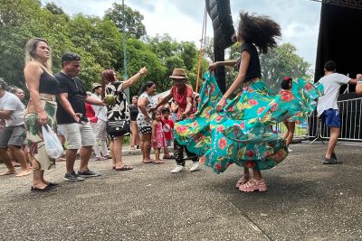 notícia: Música, brincadeiras e muita animação marcaram a comemoração dos 37 anos da TV Cultura do Pará