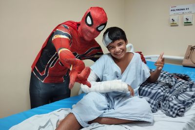 notícia: Hospital Regional do Tapajós leva sorrisos e alegria às crianças internadas no dia mundial da infância  