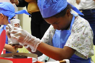 notícia: Crianças do Regional da Transamazônica têm oficina de ovos de chocolate