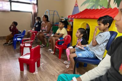 notícia: Crianças internadas no Hospital Abelardo Santos participam de programação sobre autismo