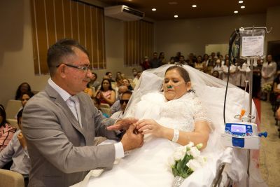 notícia: Paciente Oncológica celebra casamento no Hospital Ophir Loyola
