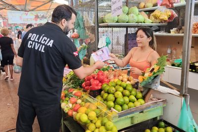 notícia: Com a ação 'Deam vai à feira', Polícia Civil alerta contra violência doméstica