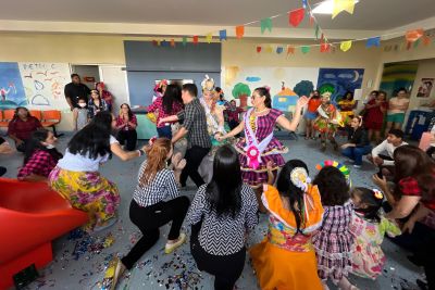 notícia: Hospital Oncológico Infantil arrecada mais de 2 mil brinquedos em concurso de Miss e Mister