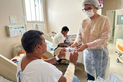 notícia: Ação no Hospital Galileu reforça o cuidado com a saúde bucal de pessoas acamadas