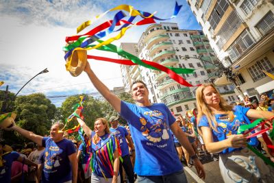 notícia: Arrastão do Arraial do Pavulagem toma as ruas de Belém com cores, toadas e alegrias 