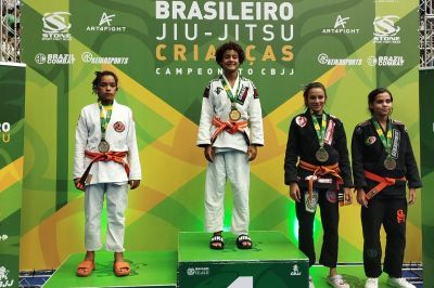 notícia: Estudante da rede estadual conquista medalha de prata no Campeonato Brasileiro de Jiu-Jitsu Crianças, em São Paulo