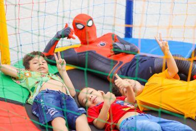 notícia: Hospital de Clínicas Gaspar Vianna promove atividades ao ar livre para crianças com autismo    