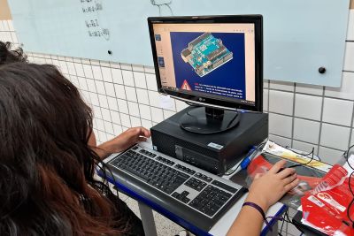 notícia: Projeto de escola estadual de Belém incentiva aprendizado sobre robótica 