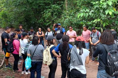 notícia: Alunos de Tecnologia em Geoprocessamento da Escola Bosque lançam artigo científico sobre preservação ambiental