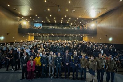 notícia: Mais de 200 servidores concluem Curso Superior de Tecnologia em Segurança Pública