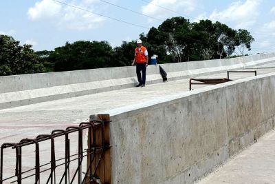 notícia: Obras da ponte sobre o alto Rio Capim avançam na região nordeste paraense