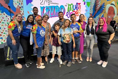 notícia: Comunidades atendidas pelas Usinas da Paz visitam a 27ª Feira do Livro