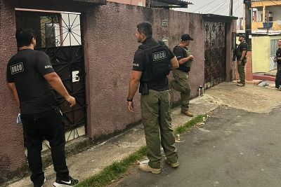 notícia: Em Manaus, a Polícia Civil do Pará prende suspeitos de envolvimento em estelionato praticado no Marajó   