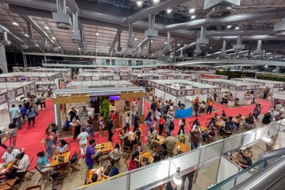 notícia: Instituições estaduais estão reunidas no Festival do Chocolate levando serviços e informações ao público 