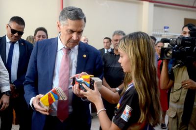 notícia: Estudantes participam de palestra sobre valores, integridade e conhecimento com o presidente do STF, em Belém