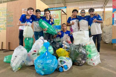 notícia: Referência em educação ambiental, escola estadual de Benevides mobiliza comunidade em projeto de reciclagem