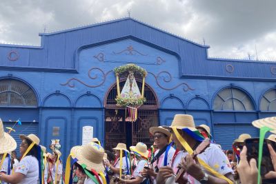 notícia: Arraial do Pavulagem promove 'Arrastão do Círio' em homenagem a nossa senhora de Nazaré