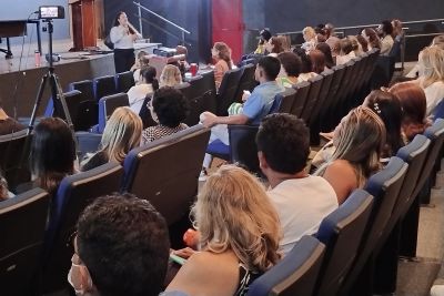 notícia: Palestra aborda estratégias de comunicação que facilitam o processo de ensino-aprendizagem