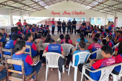 notícia: Agentes da Base Candiru promovem palestra para crianças e adolescentes, em Óbidos