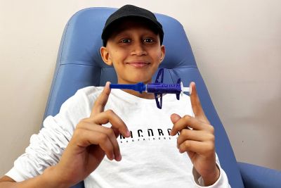 notícia: Biomédico do 'Octávio Lobo' cria estratégia humanizada para reduzir medo da coleta de sangue 